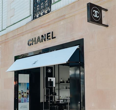 CHANEL BEAUTY SPACE .